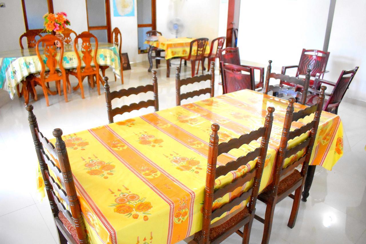 Lion Rest Hotel Anuradhapura Eksteriør billede
