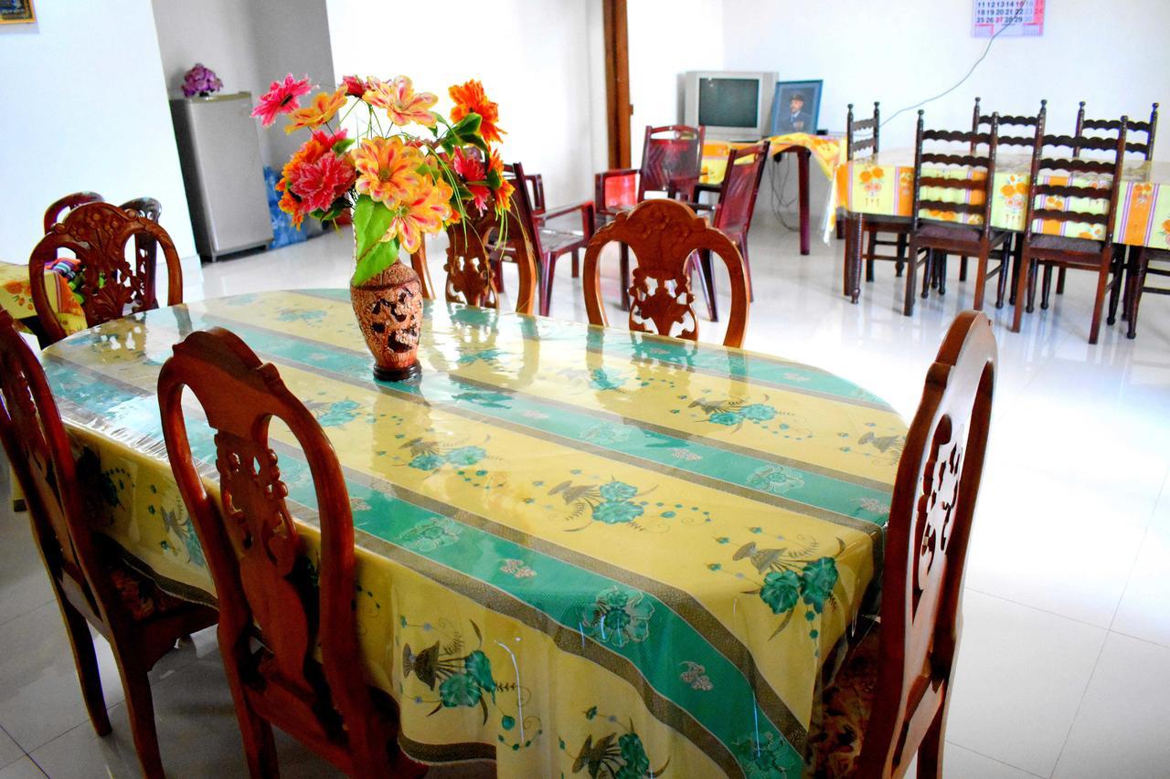 Lion Rest Hotel Anuradhapura Eksteriør billede